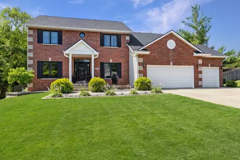 7116 Longboat Ct, Johnston, IA 50131