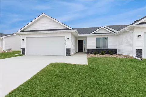 5619 NE Creek Ridge Dr, Ankeny, IA 50021