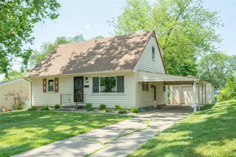 7309 Oliver Smith Dr, Urbandale, IA 50322