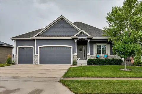 1613 NW Pine View Cir, Ankeny, IA 50023