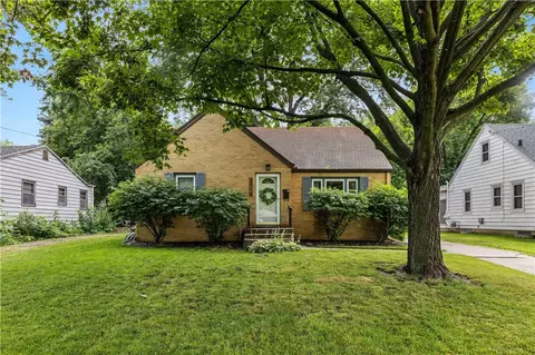 2713 62nd St, Des Moines, IA 50322