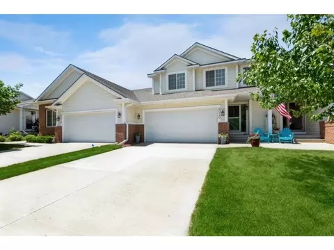 6020 Century Way E, Johnston, IA 50131