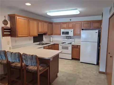 1325 SE 6th St #101, Grimes, IA 50111