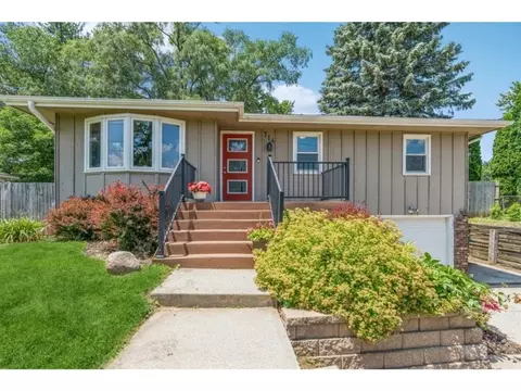 714 S Hickory Blvd, Pleasant Hill, IA 50327
