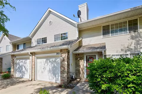 150 S Prairie View Dr #703, West Des Moines, IA 50266