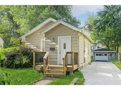 2617 Lyon St, Des Moines, IA 50317
