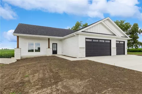 9553 T14 Hwy S, Reasnor, IA 50232