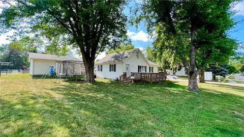 3850 E 8th St, Des Moines, IA 50316