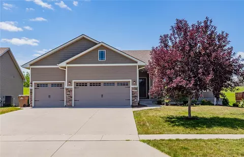 1460 Marina Cove Dr, Polk City, IA 50226