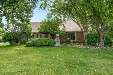 600 S 26th St, West Des Moines, IA 50265