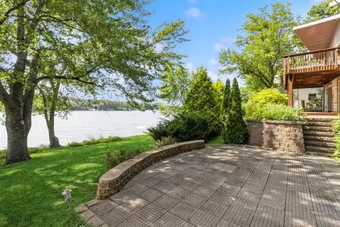 9225 Diamondhead Dr, Dexter, IA 50070