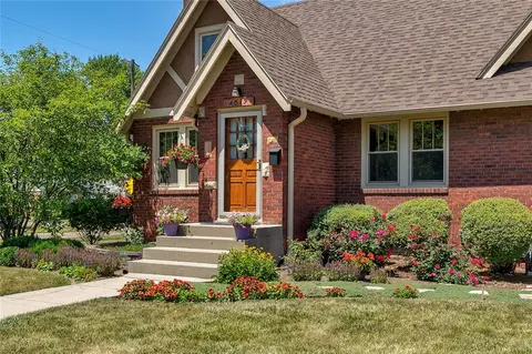 4819 Urbandale Ave, Des Moines, IA 50310
