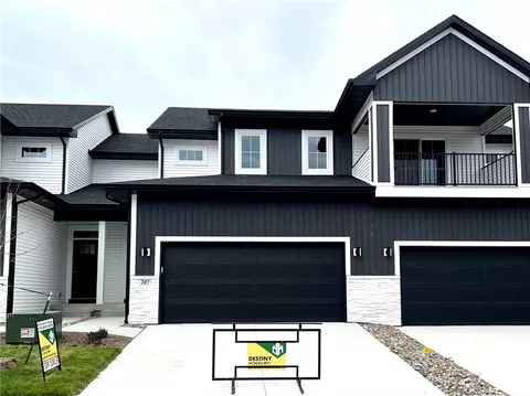 207 NE Country Meadow Ln, Ankeny, IA 50021