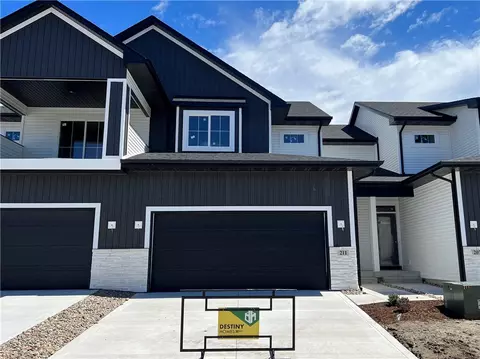 211 NE Country Meadow Ln, Ankeny, IA 50021