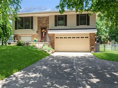 5309 Aurora Ave, Des Moines, IA 50310