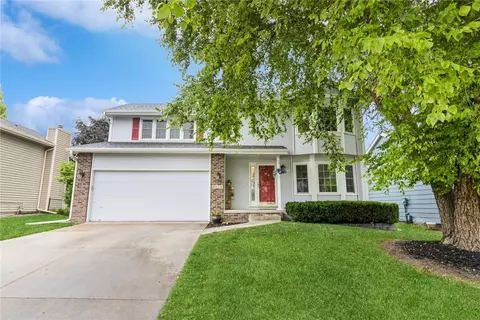 5074 Raintree Dr, West Des Moines, IA 50265