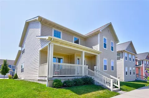 5527 Flagstone Way, West Des Moines, IA 50266