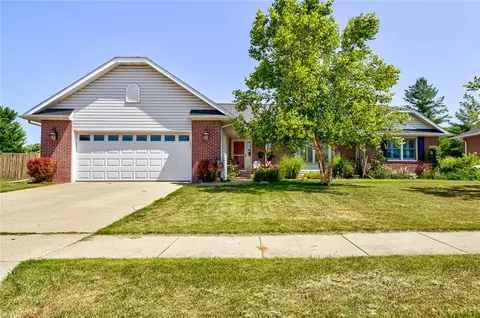 813 Lake Shore Dr, Nevada, IA 50201