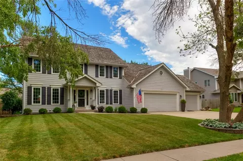 2023 Country Club Blvd, Clive, IA 50325