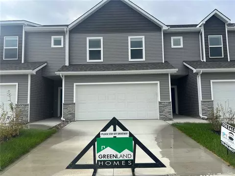 3324 NW Stratford Ln, Ankeny, IA 50023