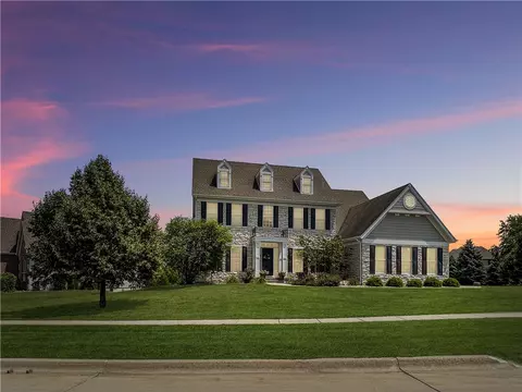 127 SW Stonegate Dr, Ankeny, IA 50023