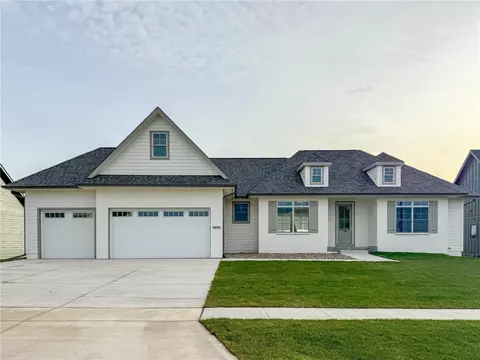 3025 Bos Ridge Rd, Pella, IA 50219