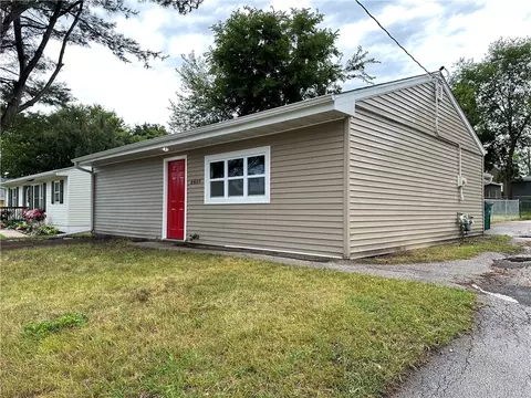6809 Maryland Dr, Urbandale, IA 50322