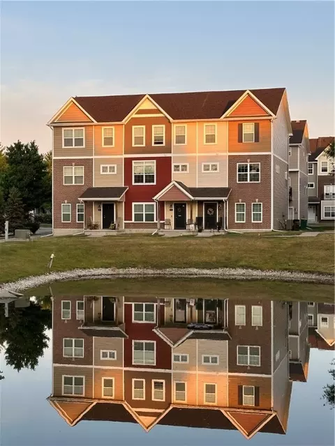 9060 Greenspire Dr #105, West Des Moines, IA 50266