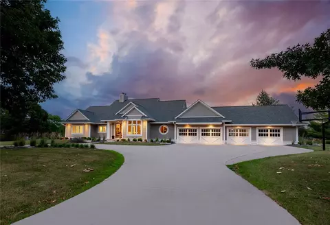 755 SE Southfork Dr, Waukee, IA 50263