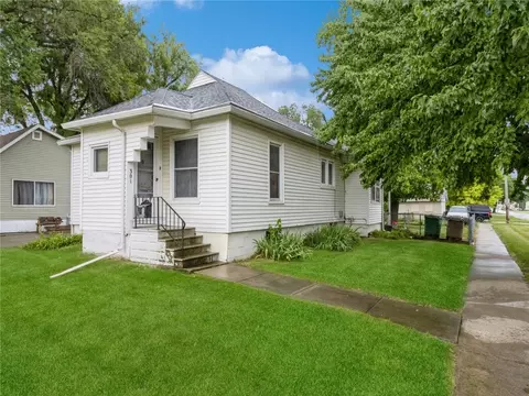 301 9th St, West Des Moines, IA 50265