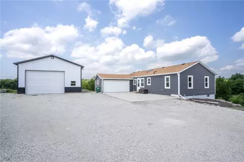 2962 SE 112th St, Runnells, IA 50237