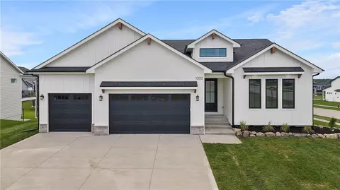 1000 NE 22nd St, Grimes, IA 50111