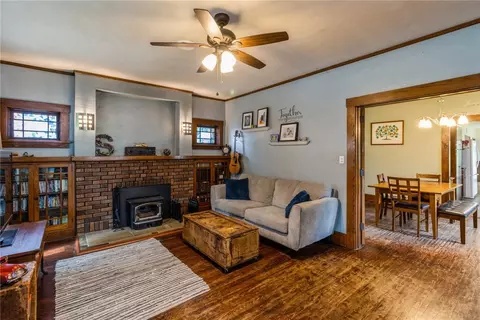 704 N 5th St, Guthrie Center, IA 50115