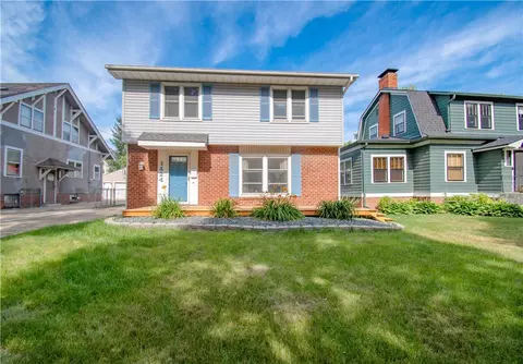 1424 44th St, Des Moines, IA 50311
