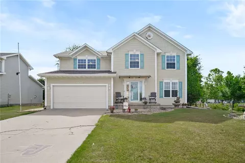 6017 NW 50th St, Johnston, IA 50131