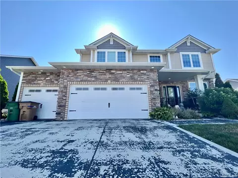 1200 NW Prairie Creek Dr, Grimes, IA 50111