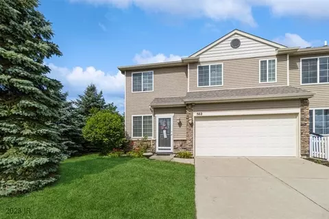 562 84th St, West Des Moines, IA 50266