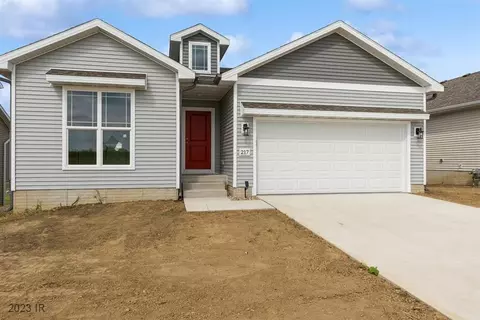 217 S Valley View Dr, Norwalk, IA 50211