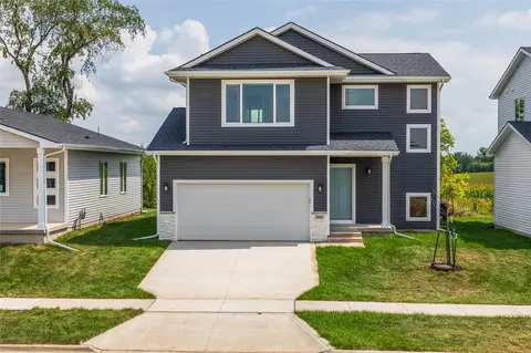 1800 Willow Ct, Norwalk, IA 50211