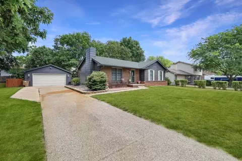 171 S Hickory Blvd, Pleasant Hill, IA 50327