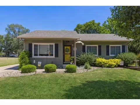 3615 E 41st Ct, Des Moines, IA 50317