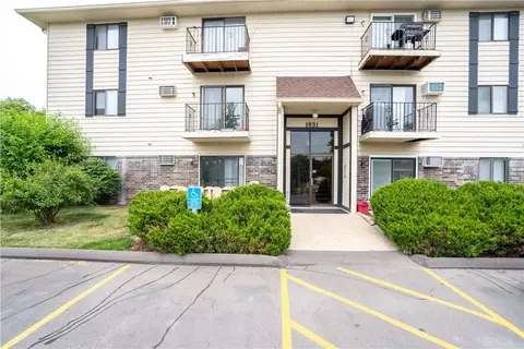 1831 Fuller Rd #29, West Des Moines, IA 50265