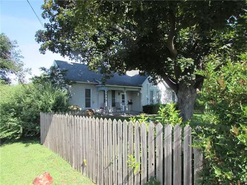1111 E Marion St, Knoxville, IA 50138