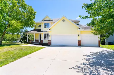 15006 Rosewood Dr, Clive, IA 50325