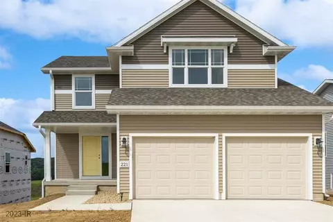 221 S Valley View Dr, Norwalk, IA 50211