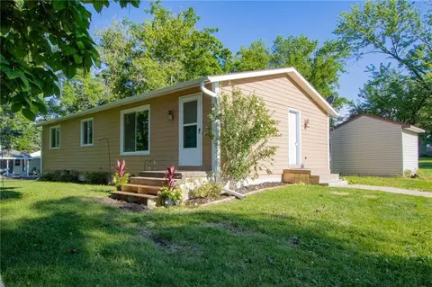 305 E Garfield St, Truro, IA 50257