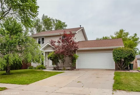 445 Gray Ave, Waukee, IA 50263