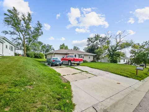 900 Adair St, Adair, IA 50002