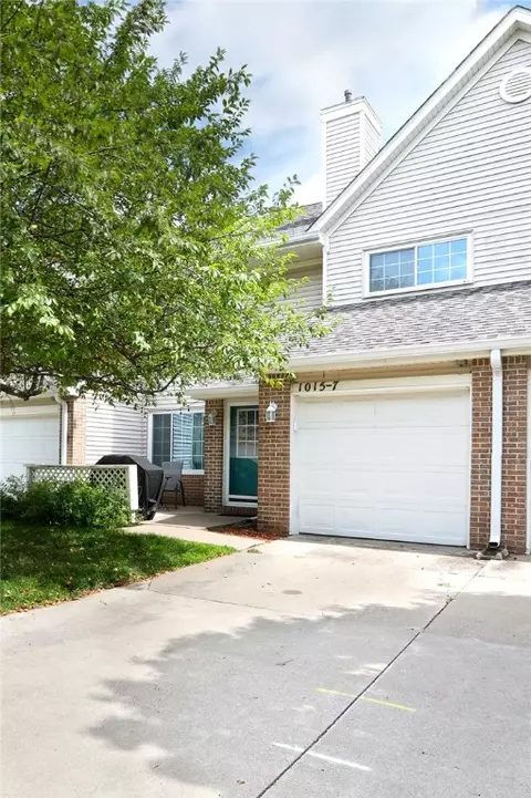 1015 68th St #7, West Des Moines, IA 50266