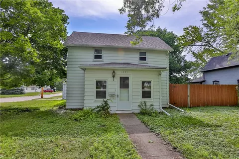 1237 10th St, Nevada, IA 50201